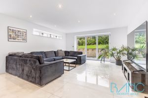 Photo 26- click for photo gallery